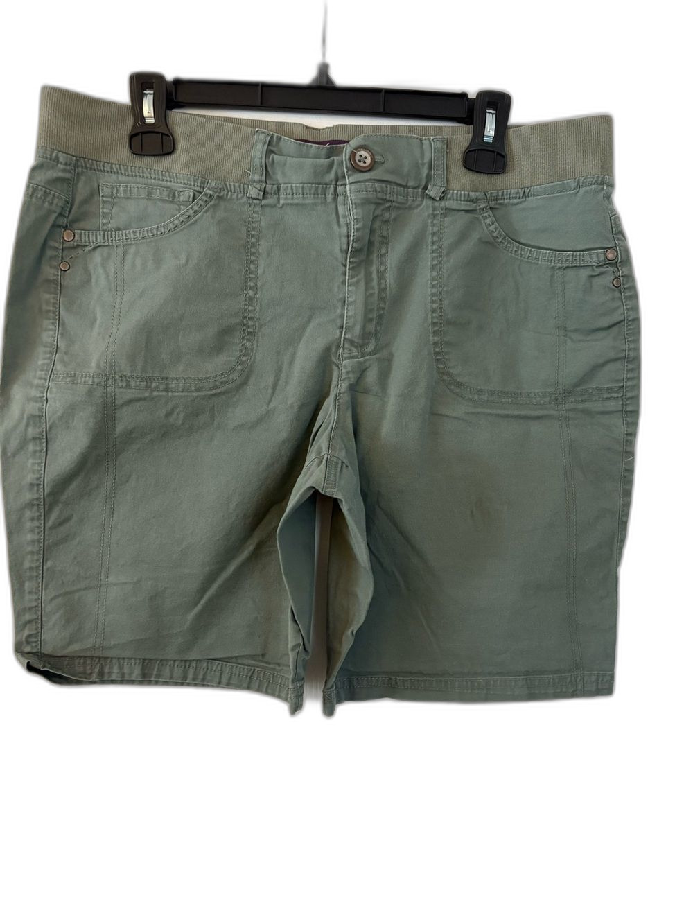 Gloria Vanderbilt Sage Green Bermuda Shorts Size 12 Comfort Knit Elastic Waist